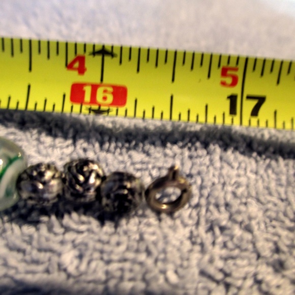 16 Inch Silver Rose Beads & Glass Beads Necklace - Picture 6 of 6